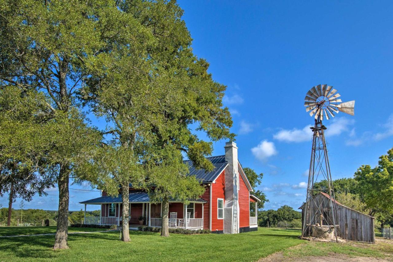 Peaceful Schulenburg Farmhouse With Fire Pit And Grill Kültér fotó